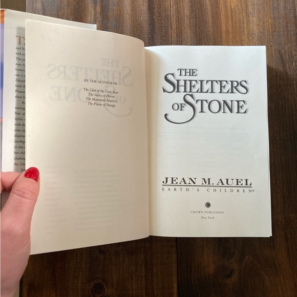 The Shelters of Stone by Jean M. Auel. 2002 Hardcover. Good Condition. Vintage! - Picture 10 of 16
